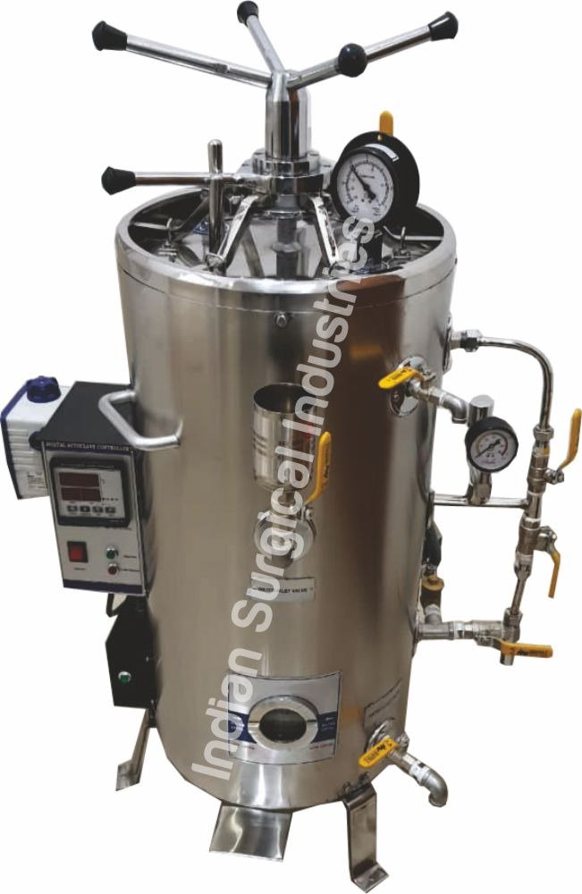 Autoclave Vertical Triple Wall Radial Locking with Steam Storage